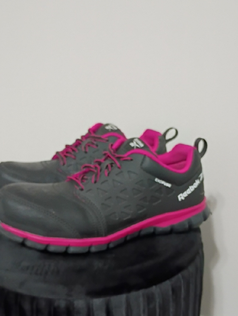 Reebok Sneakers